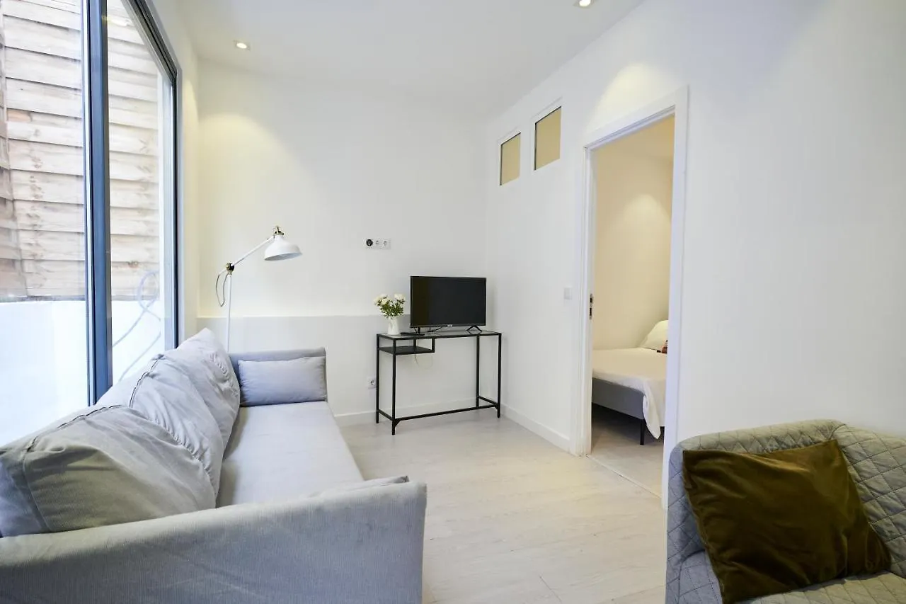 Altido Fabulous 3-Br Apartment In Western Lisboa