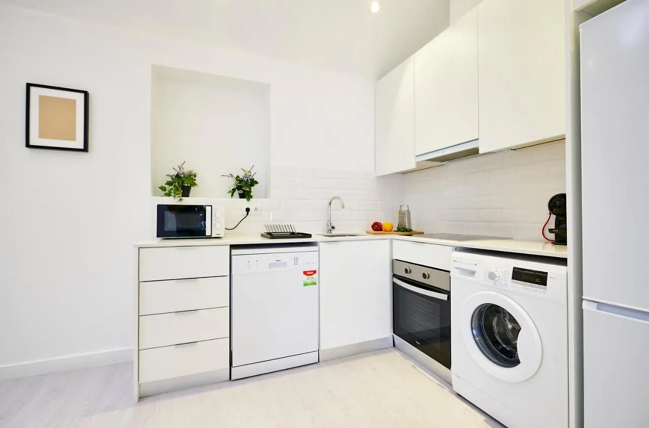 Altido Fabulous 3-Br Apartment In Western Lisboa